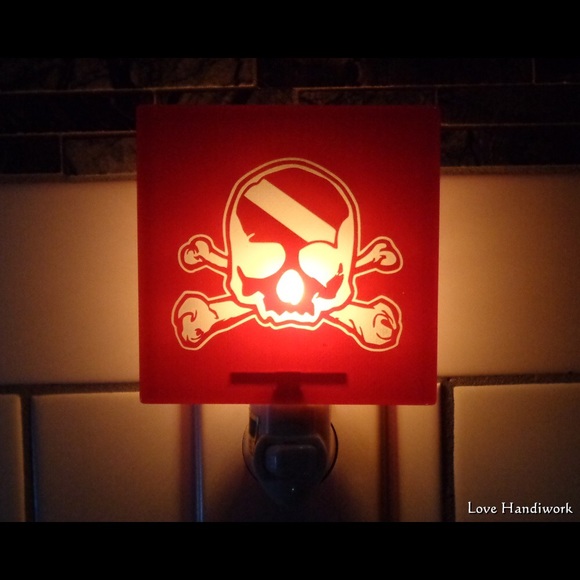 NEW SKULL CROSSBONE Scuba Flag Etched Glass Nightlight - Picture 3 of 4